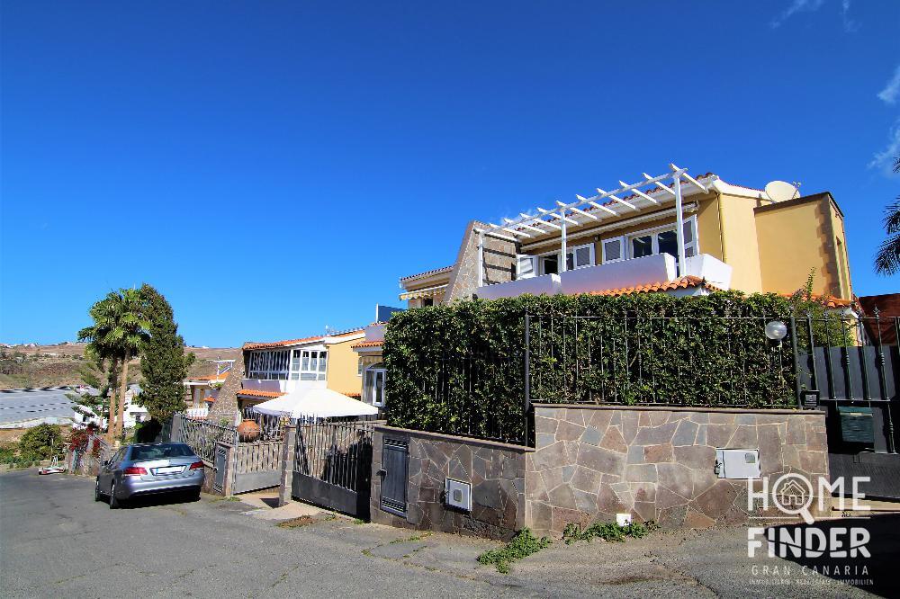 MONTAÑA LA DATA - Vivienda en esquina con gran jardín y garaje . Magníficas vistas