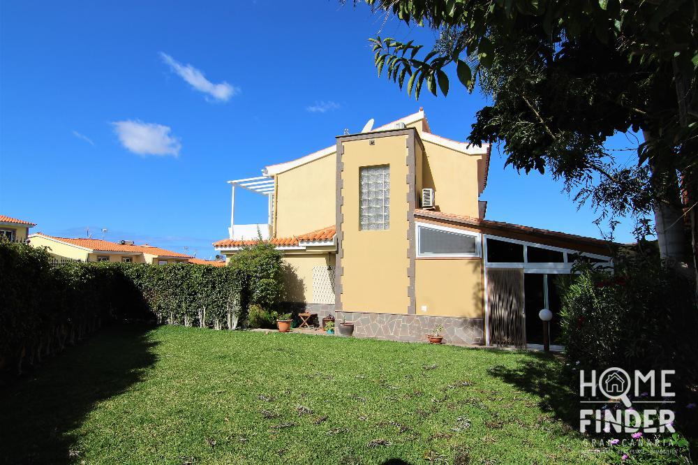 MONTAÑA LA DATA - casa con jardin y espectaculares vistas