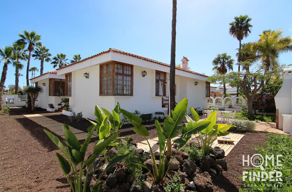 CAMPO INTERNACIONAL DE MASPALOMAS - Chalet sobre parcela privada de 700m² totalmente independiente